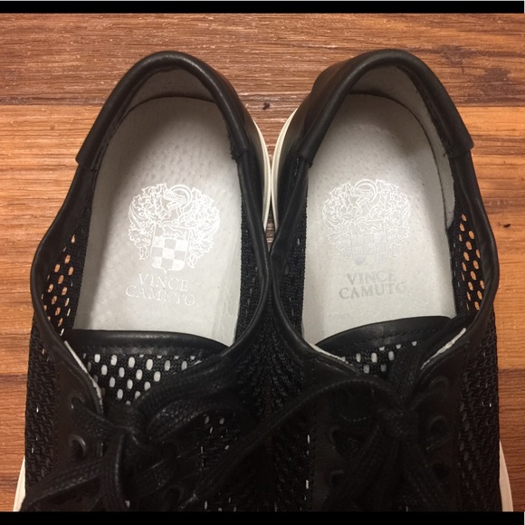Vince Camuto mesh and leather sneakers size 8🖤🥰 - Picture 5 of 6